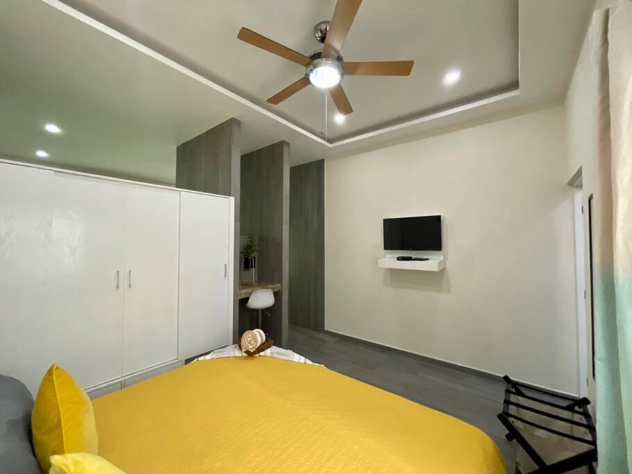 Apartment Beauty W Gym Sauna Pool Close 5th Ave &beach *