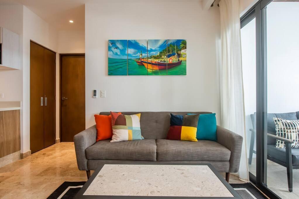 Apartment Ipana Condo, Rooftop Pools, Gym, Walk To