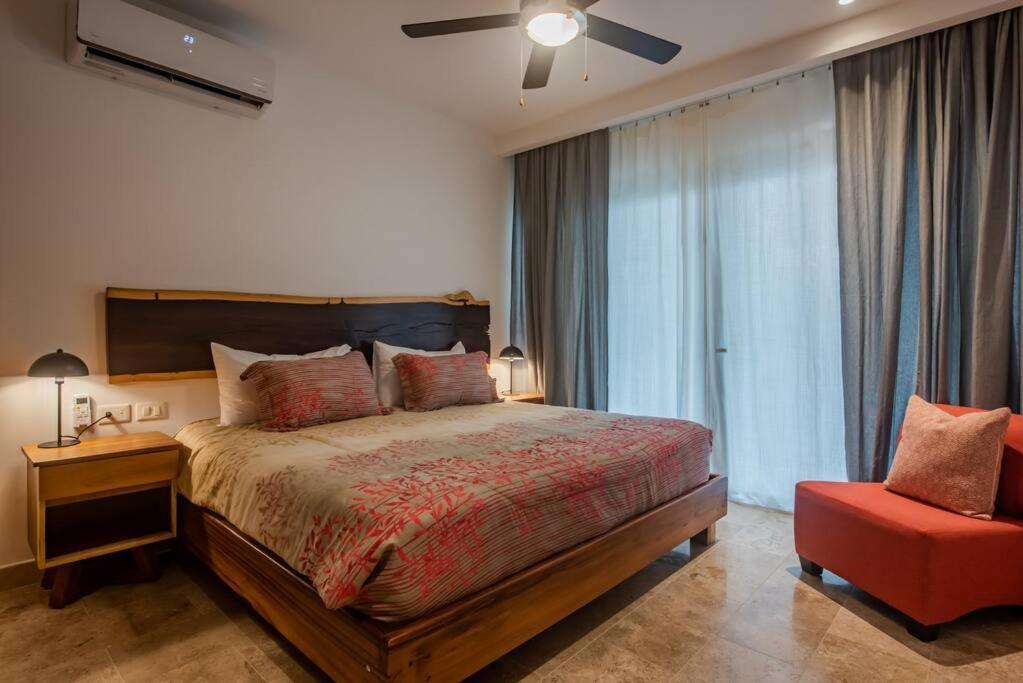 Ipana Condo, Rooftop Pools, Gym, Walk To *