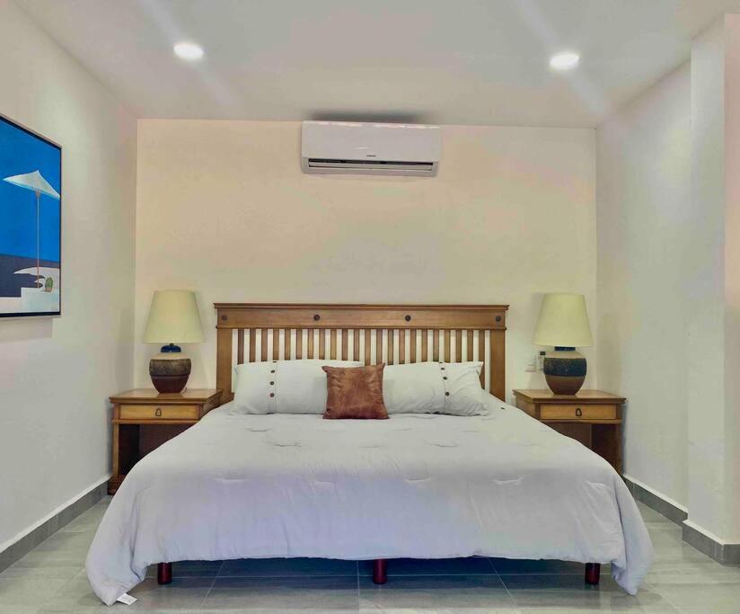 5th Av Close To The Ado Ferry & Mall * Playa del Carmen