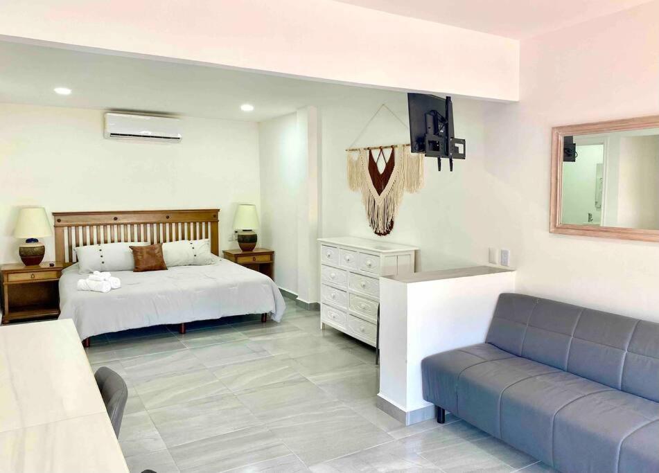 5th Av Close To The Ado Ferry & Mall Playa del Carmen