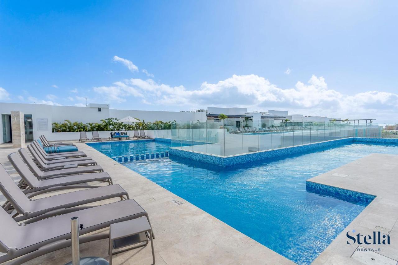 Ipana Condo, Rooftop Pools, Gym, Walk To Apartment