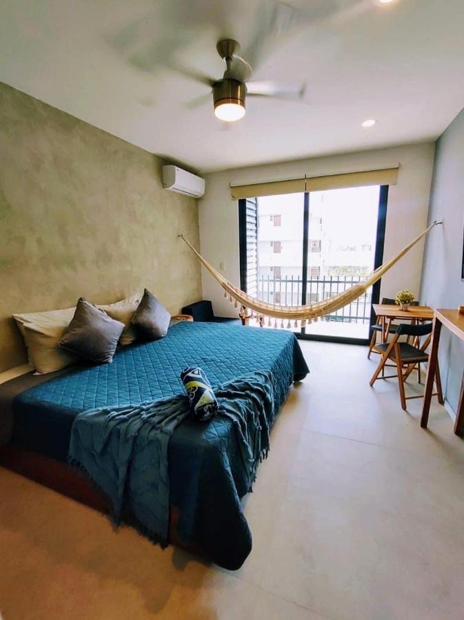 White 302 W Rooftop Pool & Balcony 38st *