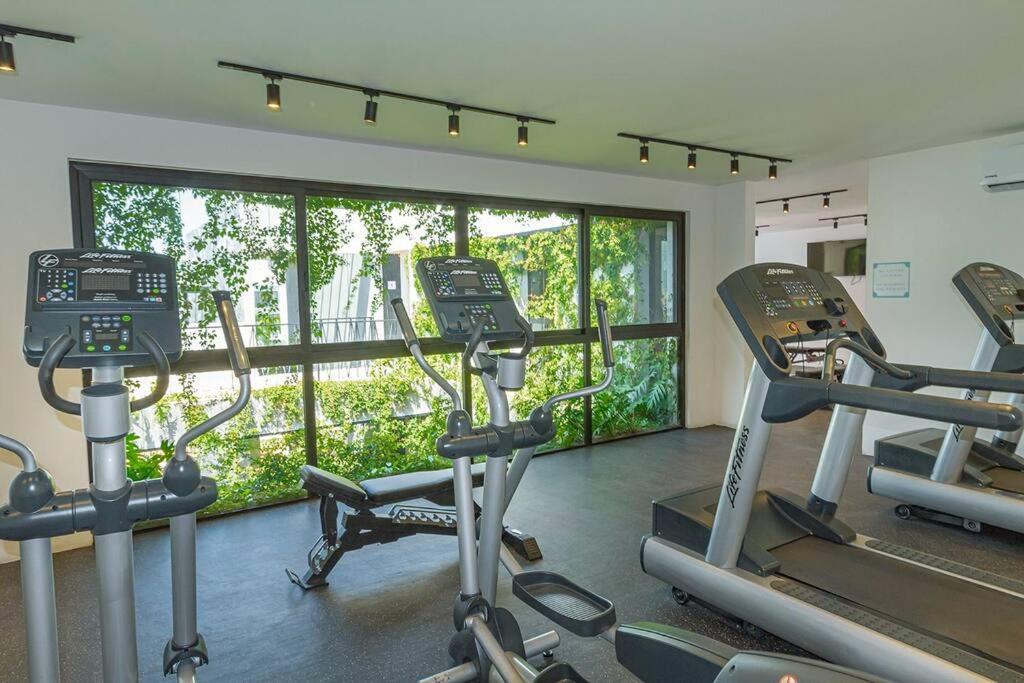 Great Location & Amazing Amenities Apartment