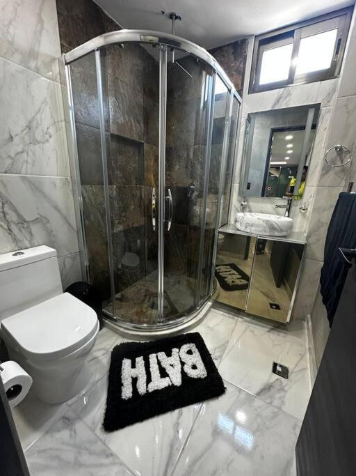 New It's A Piece Of Art 2b-1'5b Roof & Pool Apartment *
