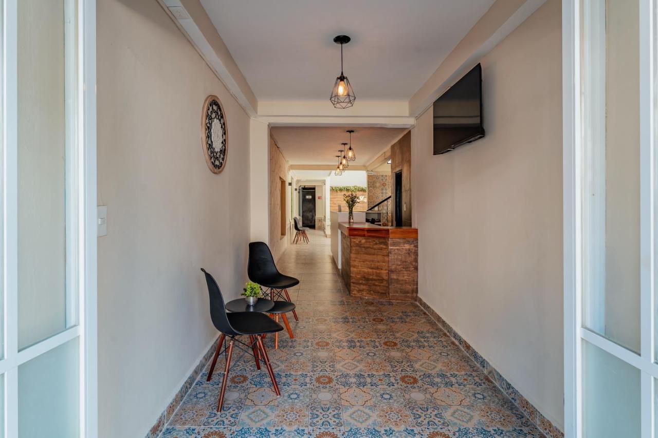 Brisas 5a Av, Hotel