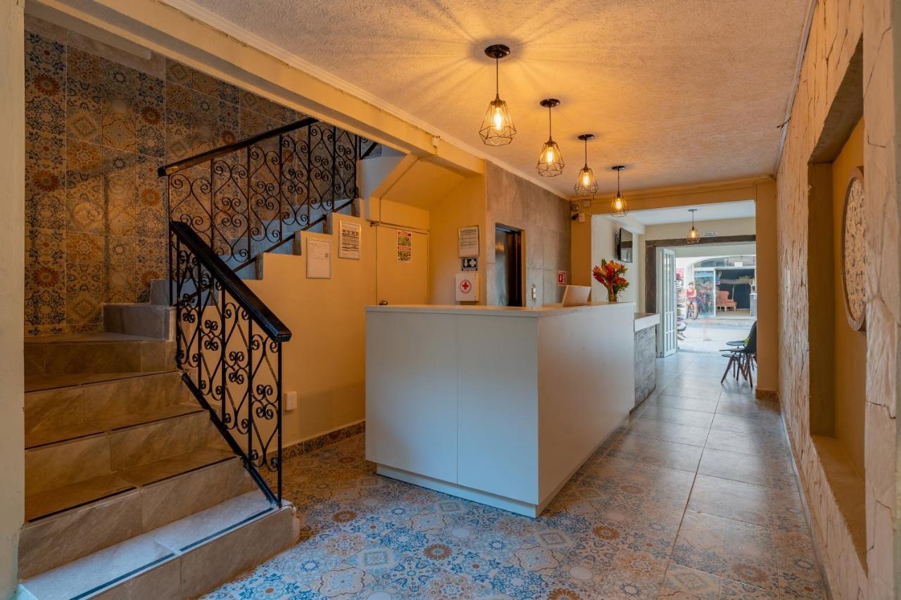 Brisas 5a Av, Hotel