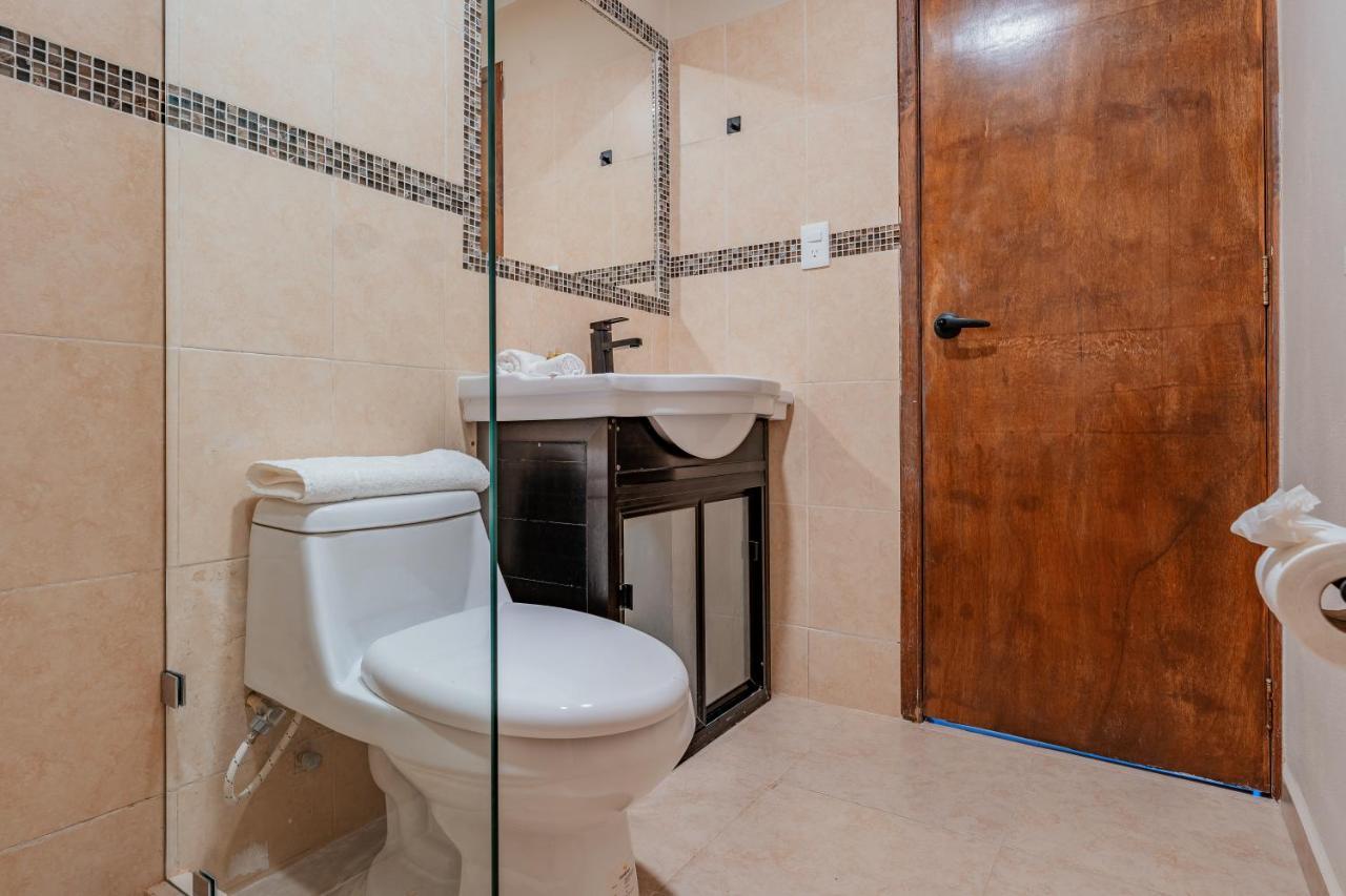 Hotel Brisas 5a Av,