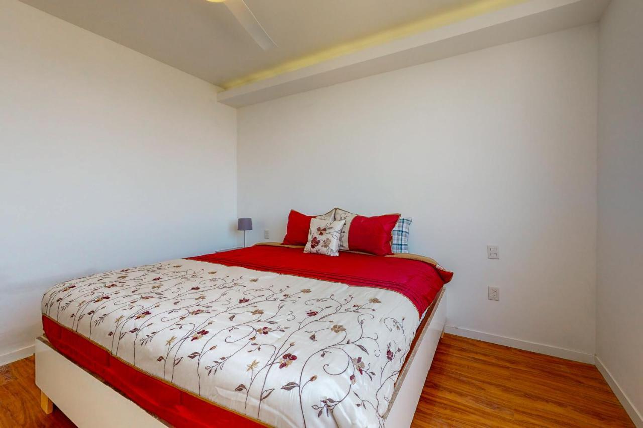 Kumaru 502 Apartment