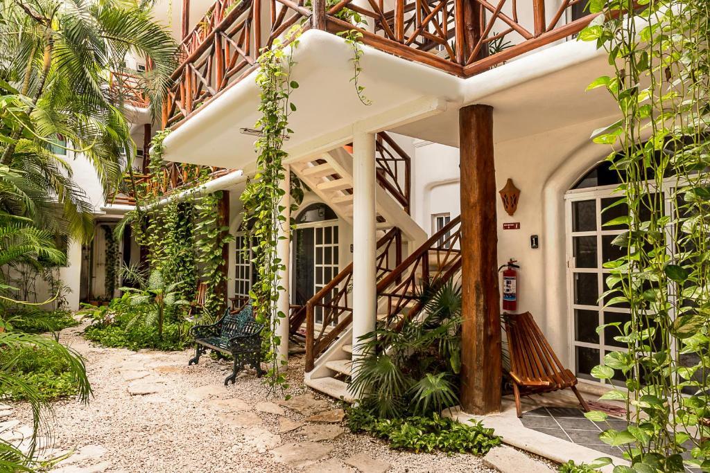 Hotel Estudios Selva Y Mar 2*