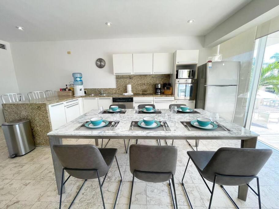 Excellent 3 Bd Steps The Apartment