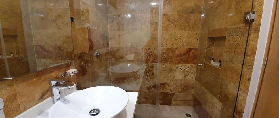 The Shore At 46th Luxury Aparthotel *