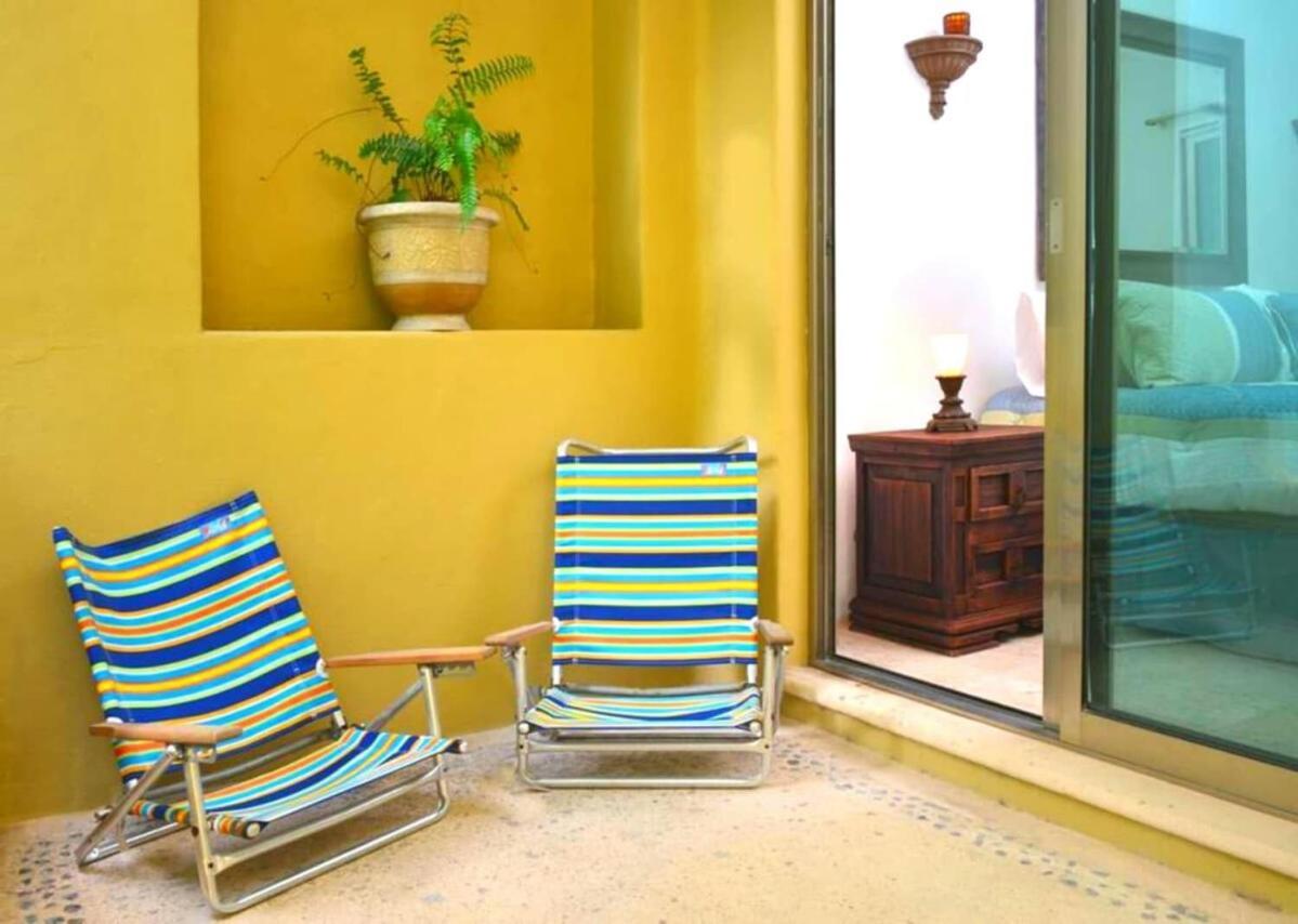 In Heart Of It All-steps To Town, Beach & 5th Ave! Apartment