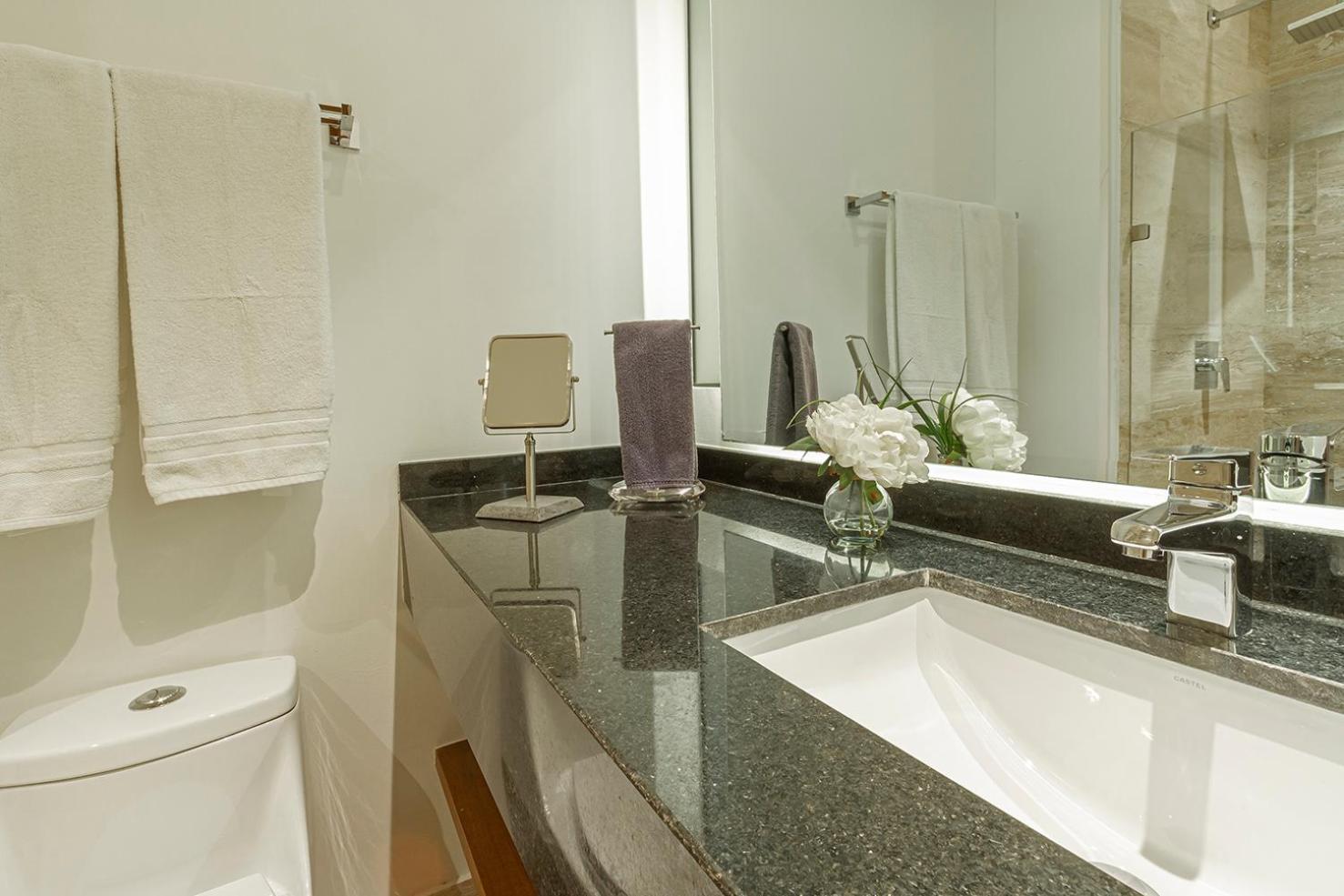 Great Location & Amazing Amenities Apartment *