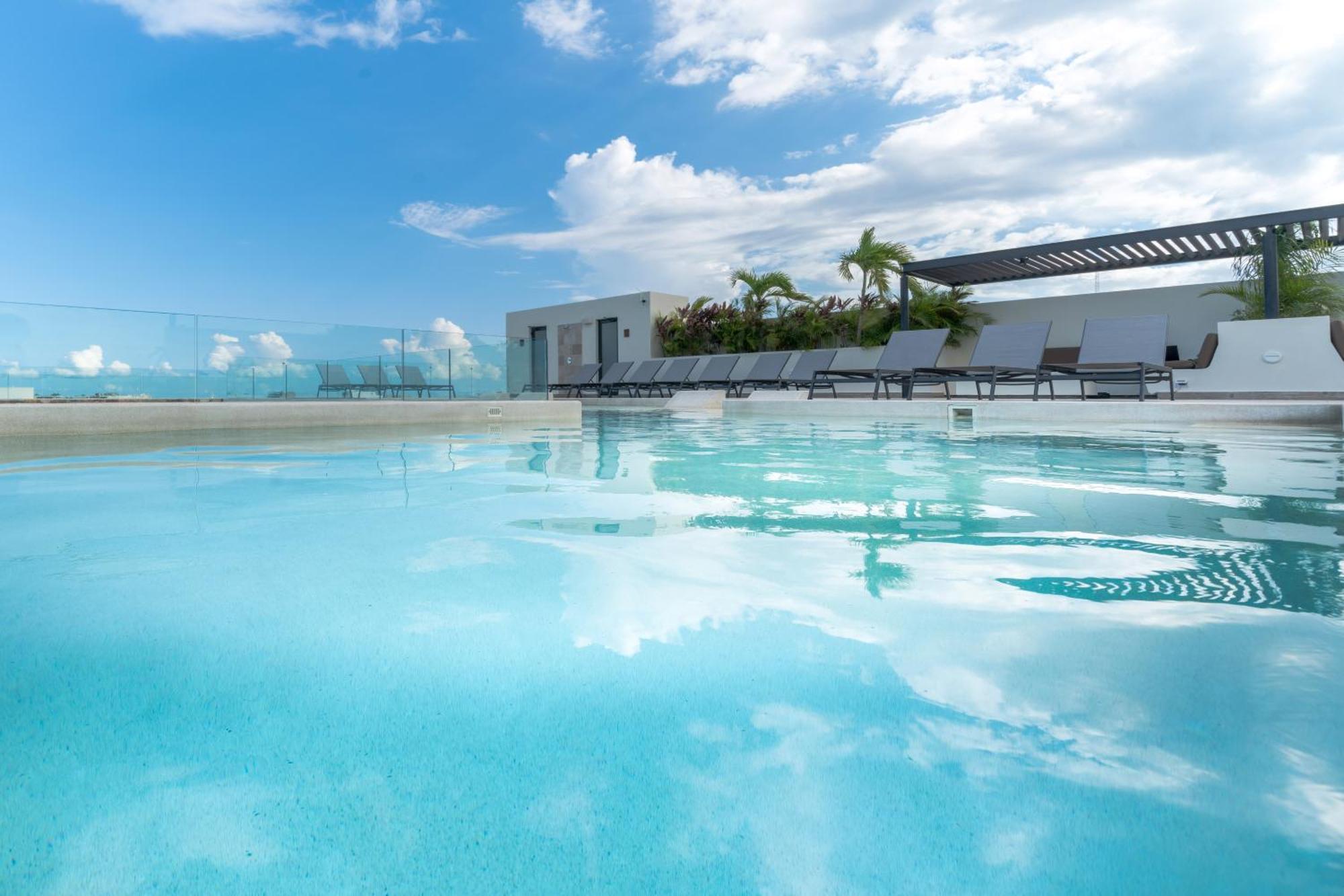 Veranda 213 - 1 Bedroom At Veranto - Pool & Fitness Center Playa del Carmen