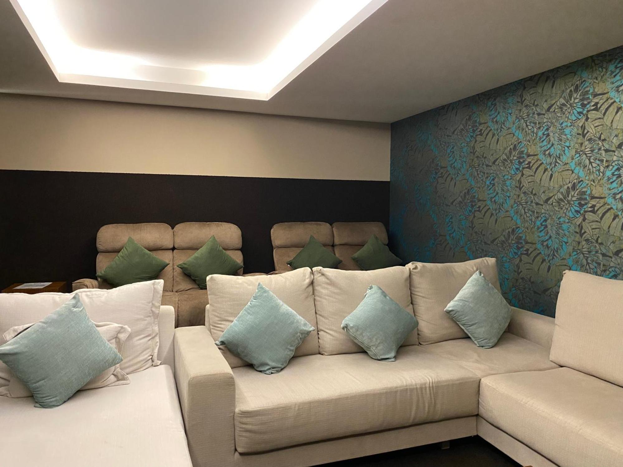 Urban Towers By Andiani Travel Apartment *