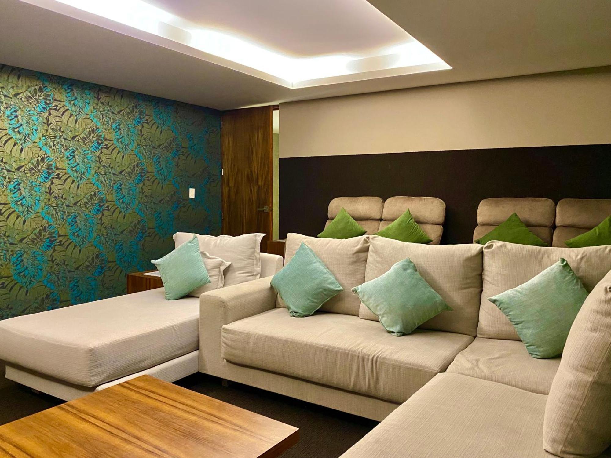 Urban Towers By Andiani Travel Apartment *