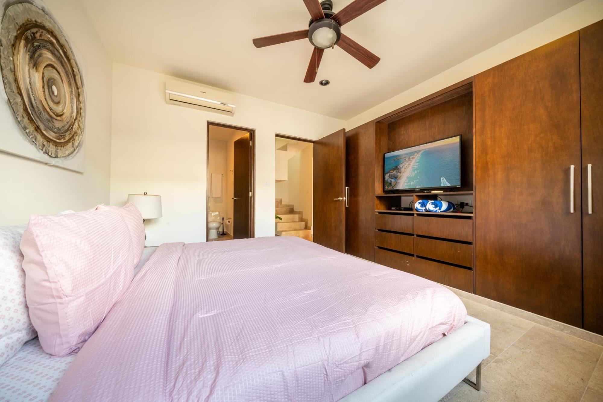 1 Bedroom Penthouse With Pool - Palmares Apartment