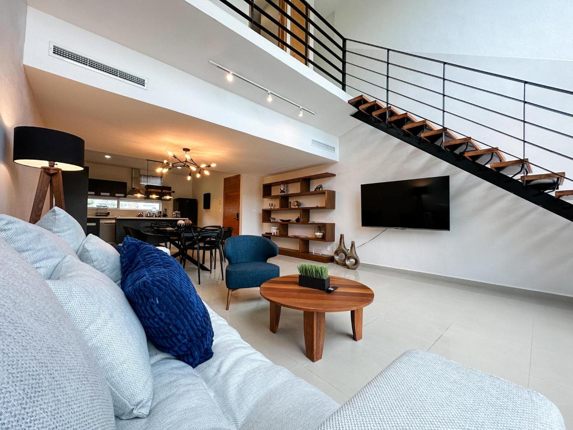 Azulb15 3 Bedroom Playacar Phase Ii Apartment *