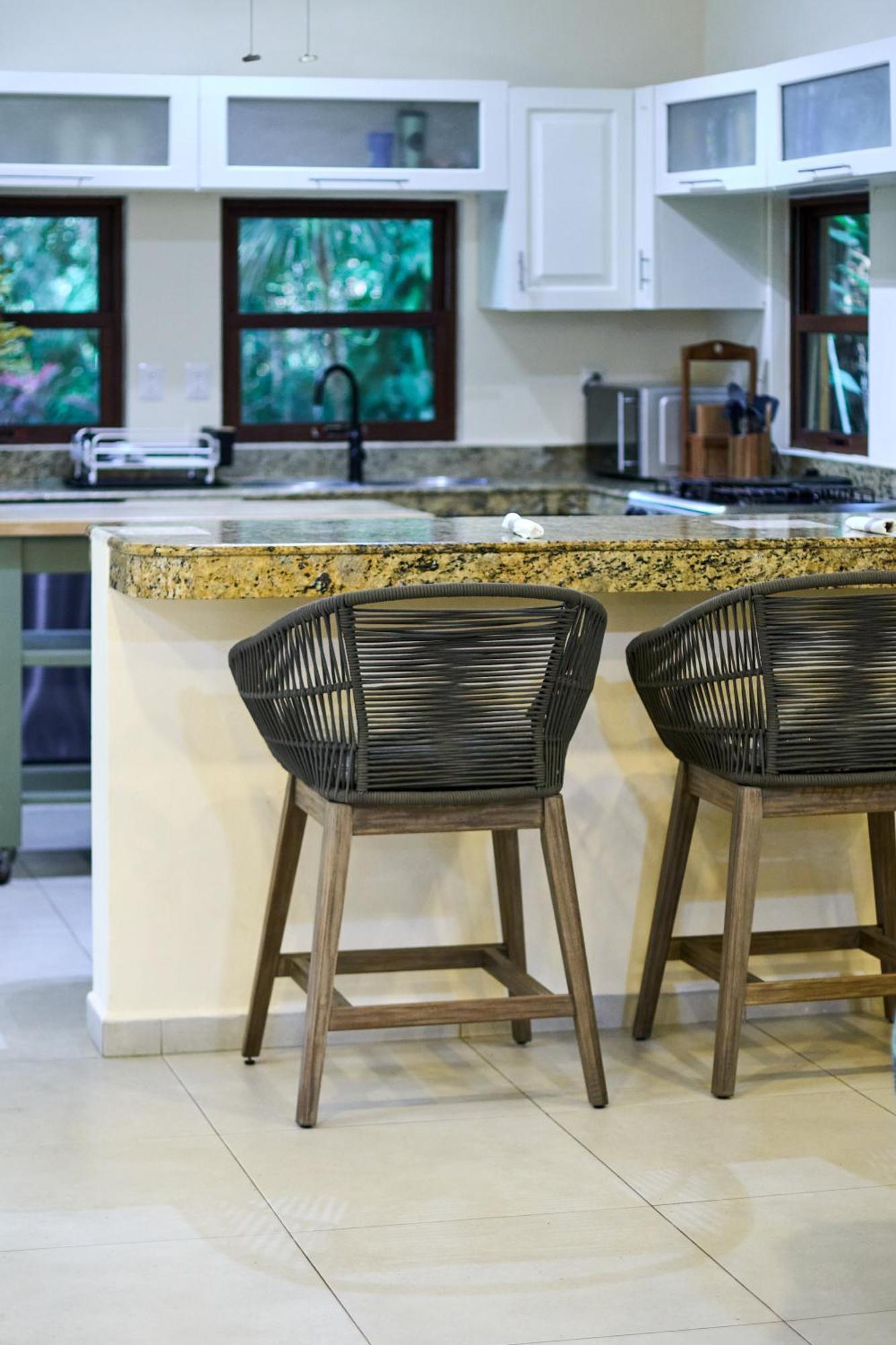 Casa de férias Spacious And Stylish Vacation For 8 With Private Pool And Large Terrace *