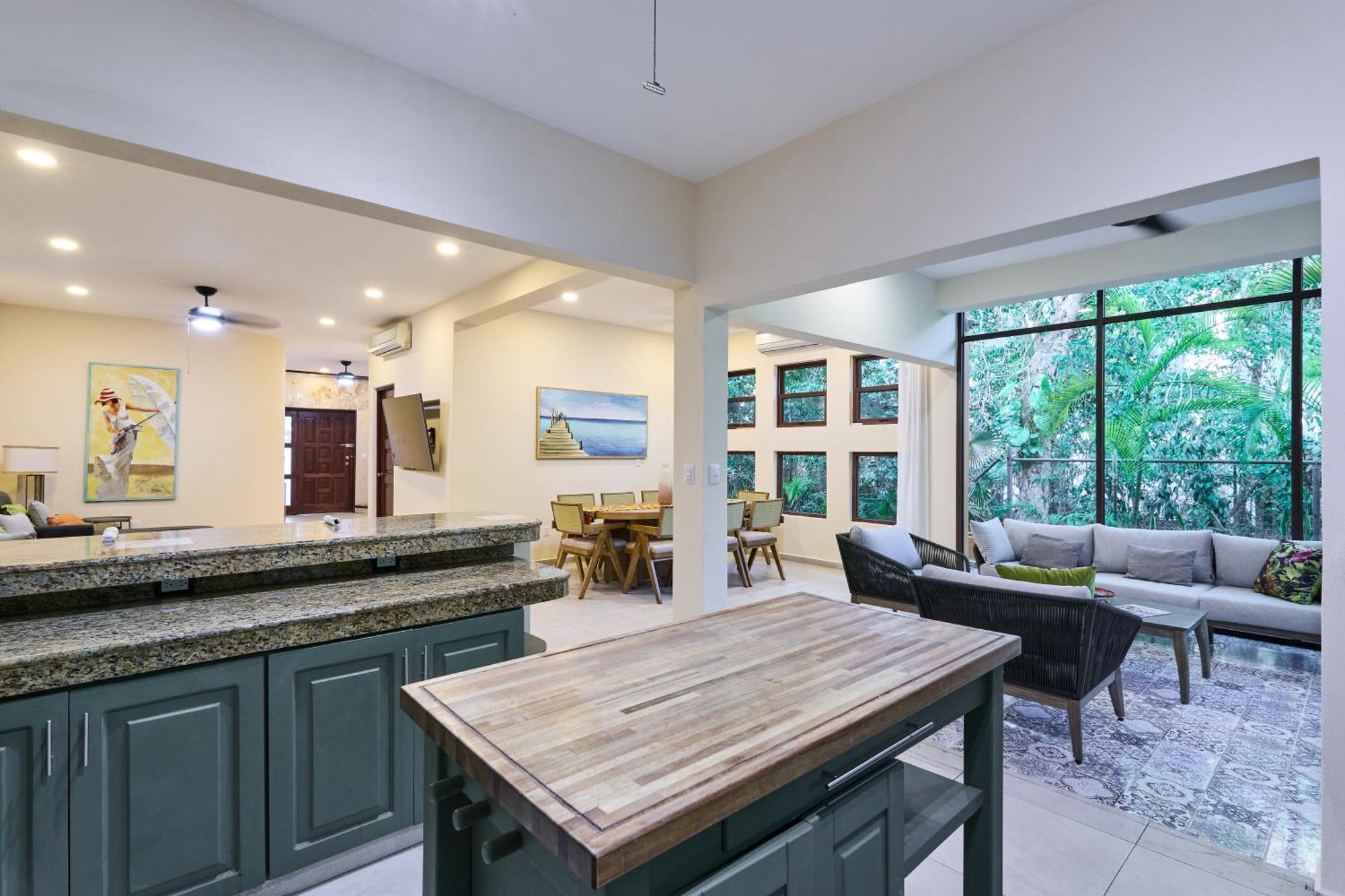 Casa de férias Spacious And Stylish Vacation For 8 With Private Pool And Large Terrace *