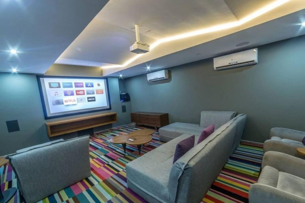 Apartment Downtown Exclusive 2br Ph With Priv Pool Gym Cinema