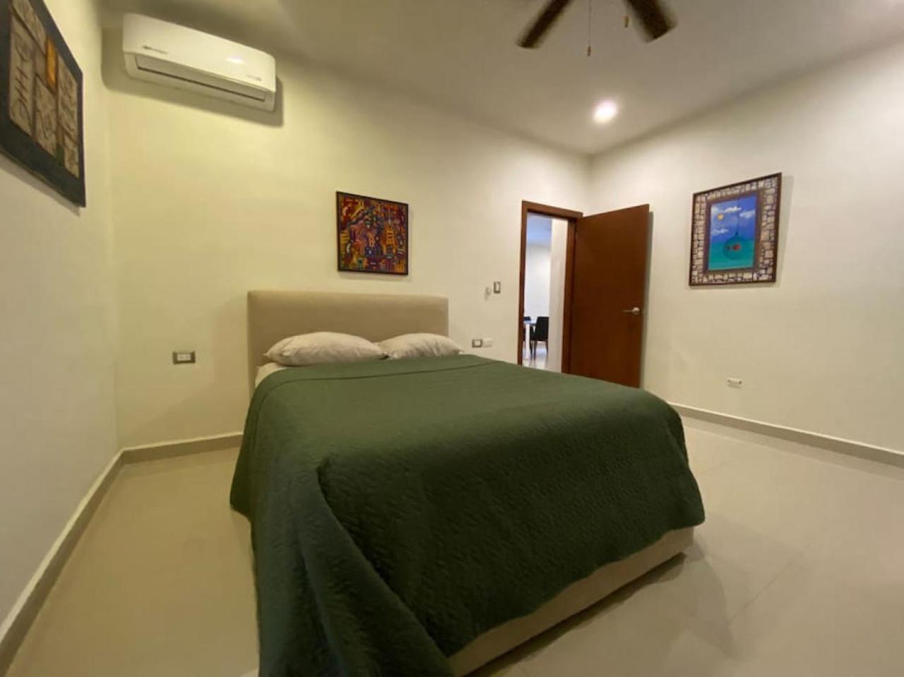 The Location 2br Condo- 100m To And 5ave Playa del Carmen