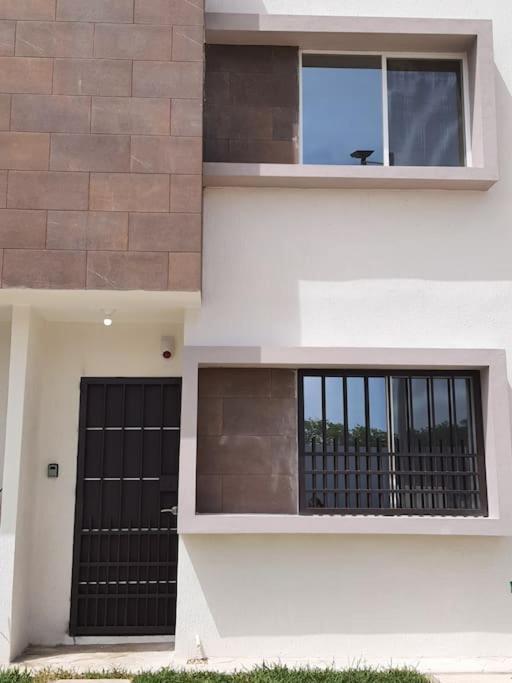 Casa Triplexa: Spacious 3-bedroom With Pool Playa del Carmen