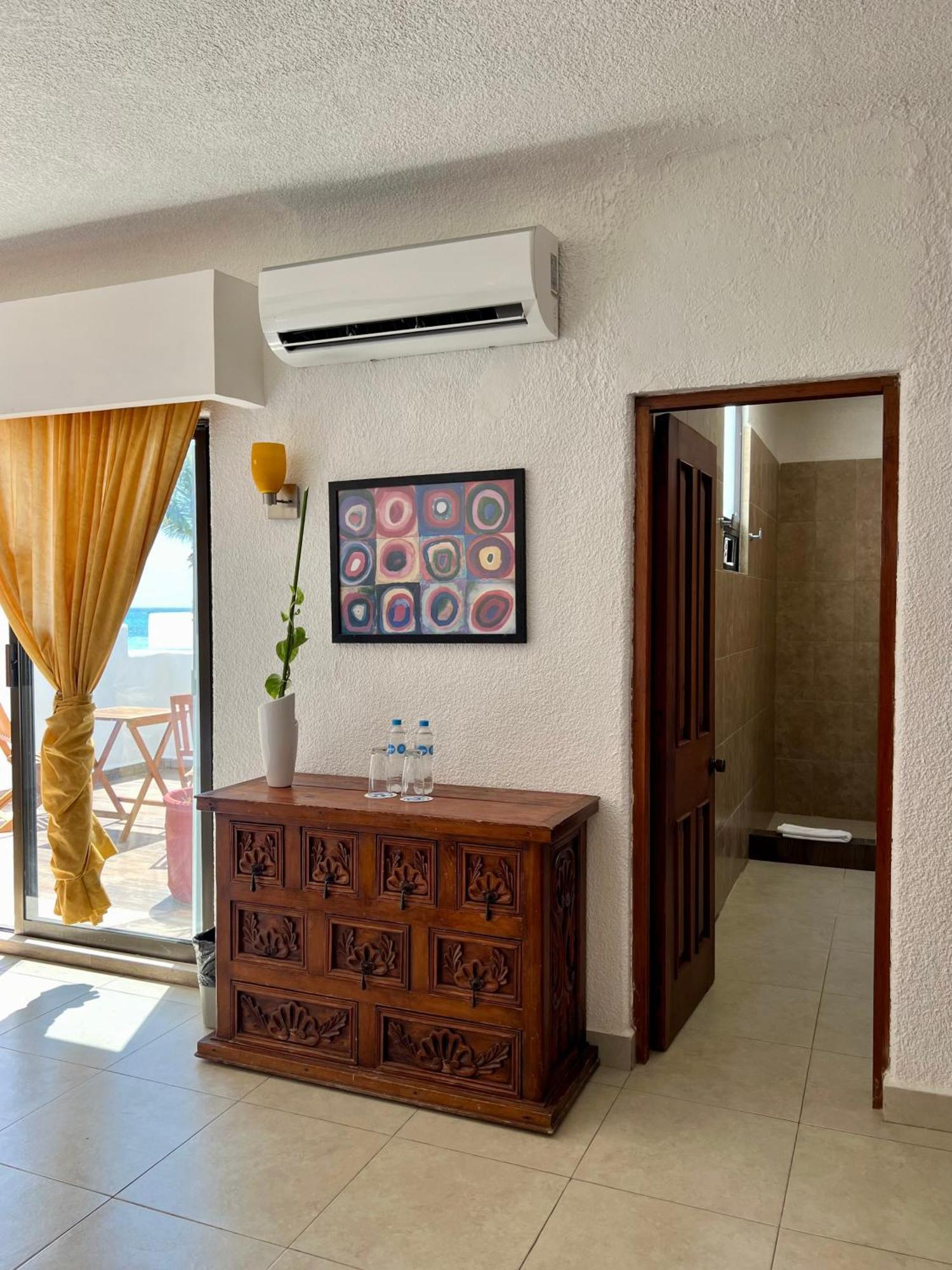 Hotel Pelicano - Beachfront Playa del Carmen