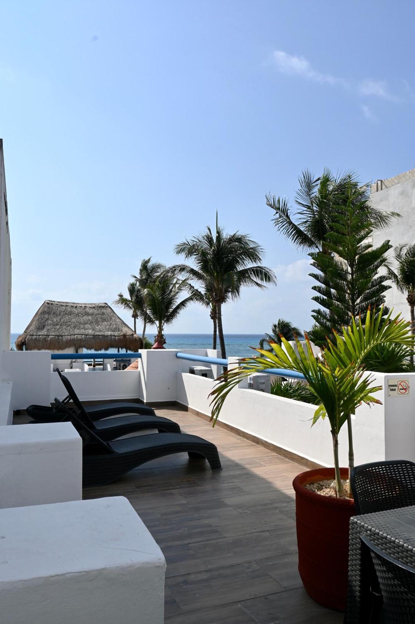 Hotel Pelicano - Beachfront