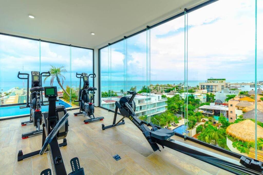 With Ac Pool Gym, Rooftop View 100mb Wifi Apartment