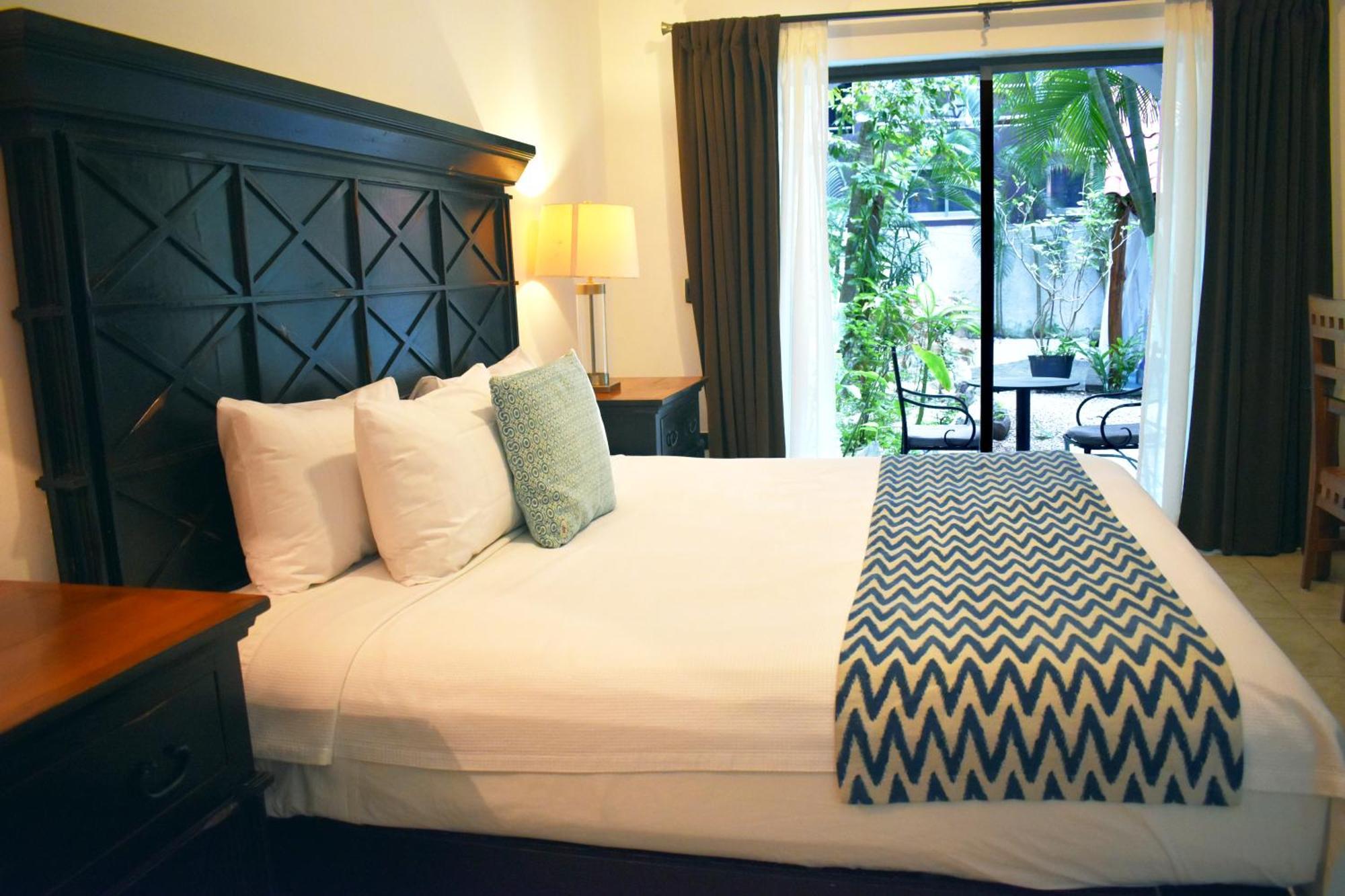 Hotel Hacienda Paradise 4*