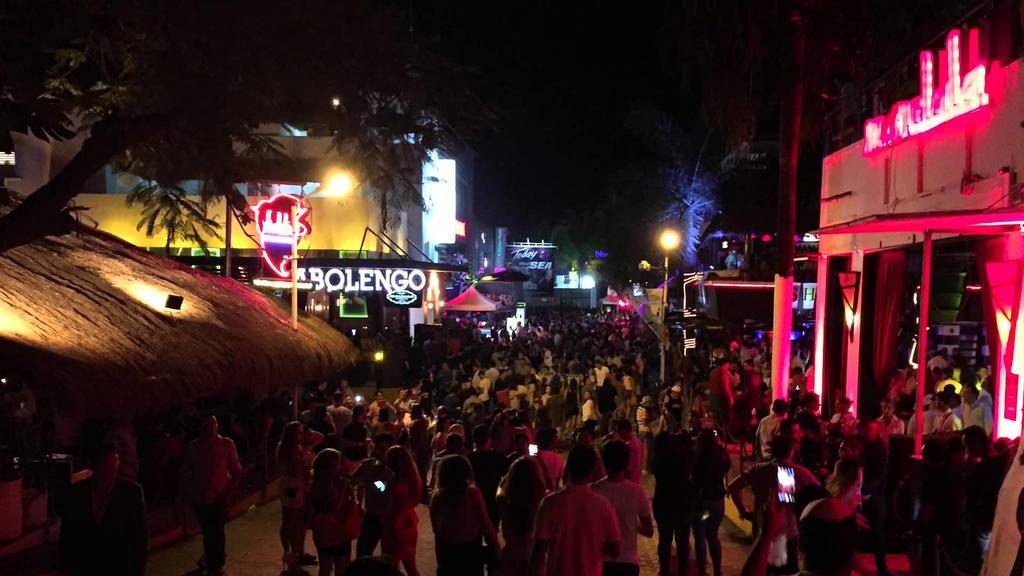 Tropical Casablanca Party Zone Hotel 3*