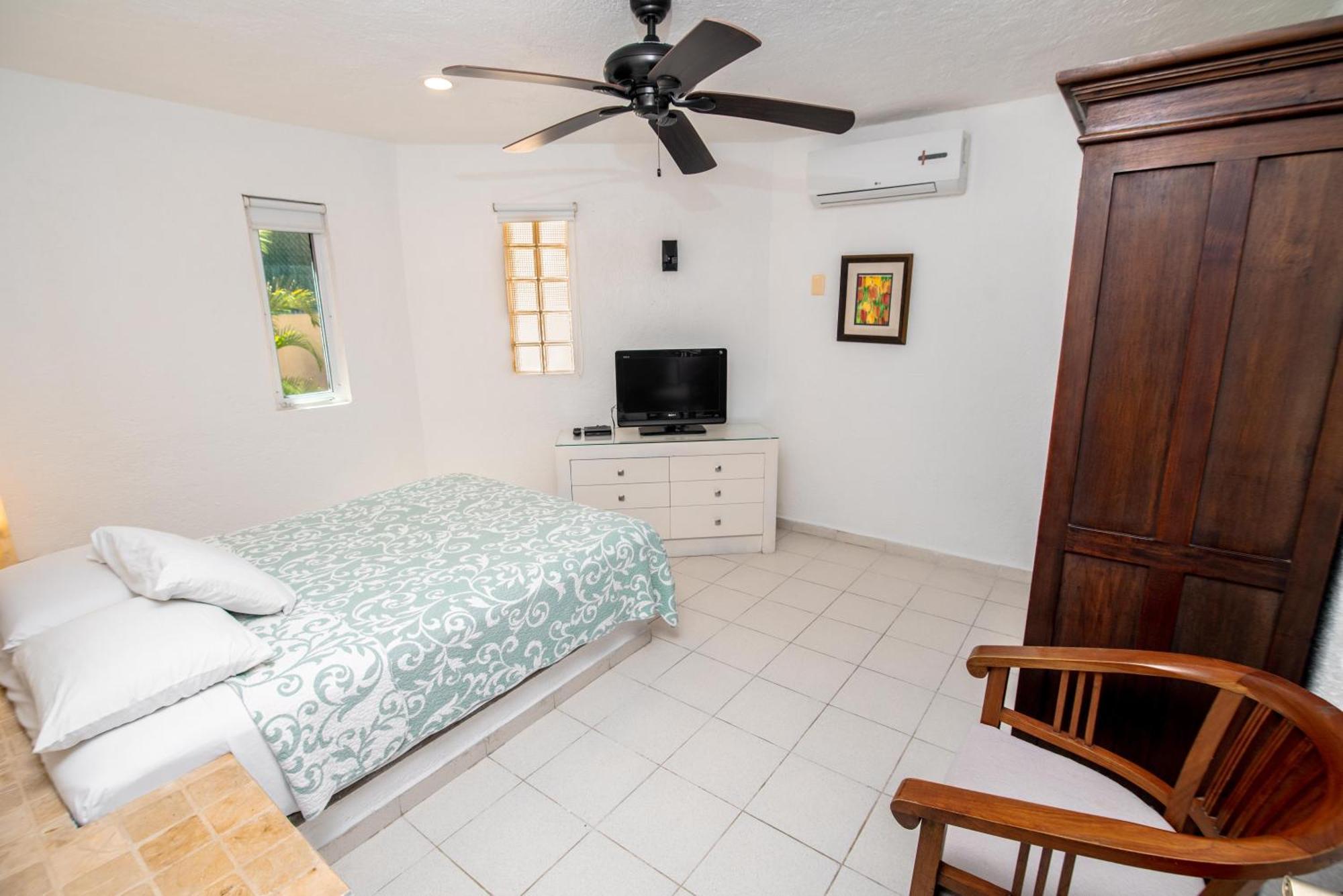 Apartment 2br Close To The And 1 Block From 5th Av Playa del Carmen