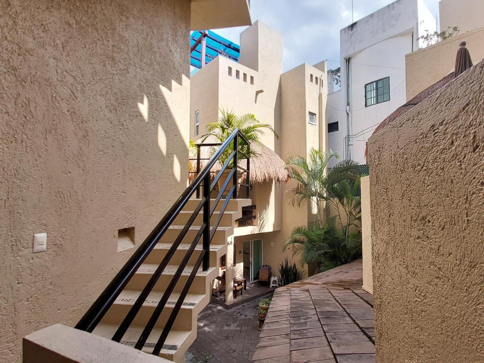 2br Close To The And 1 Block From 5th Av