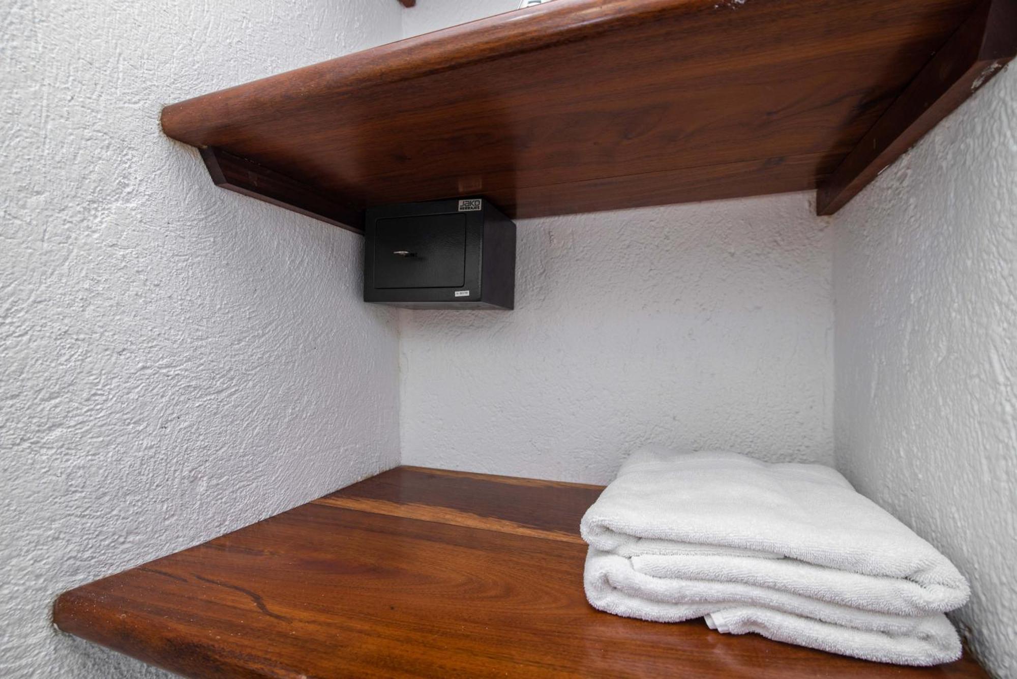 2br Close To The And 1 Block From 5th Av