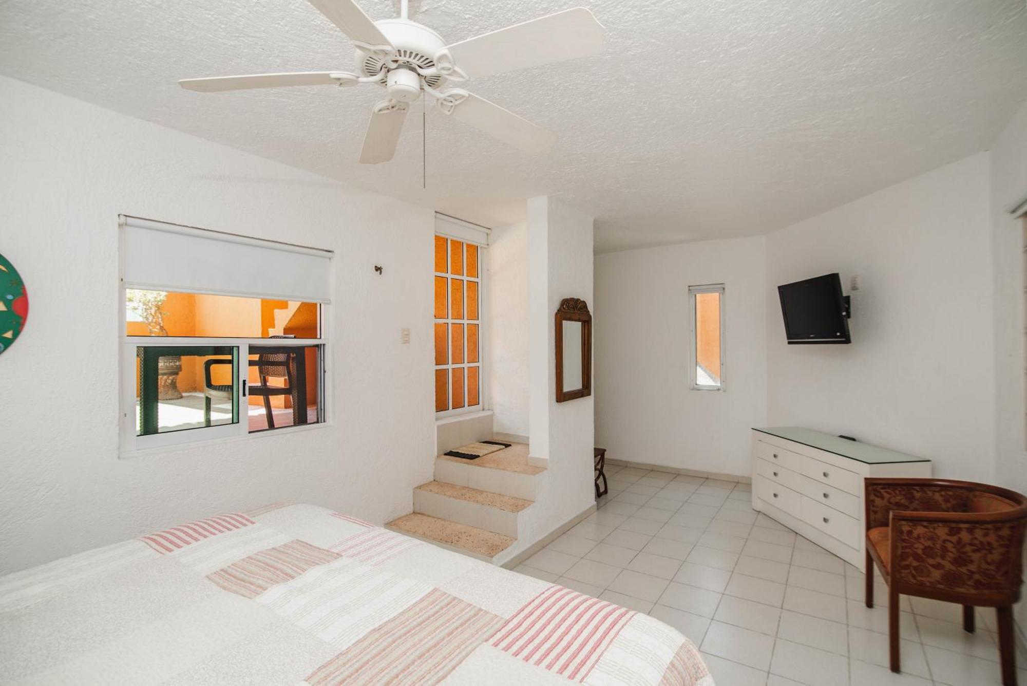 2br Close To The And 1 Block From 5th Av Playa del Carmen