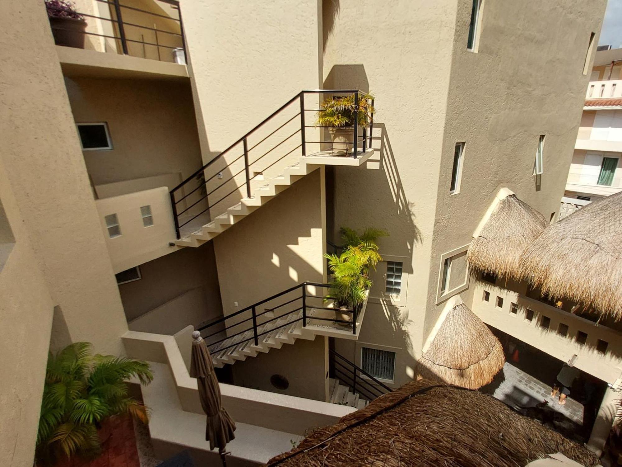 2br Close To The And 1 Block From 5th Av