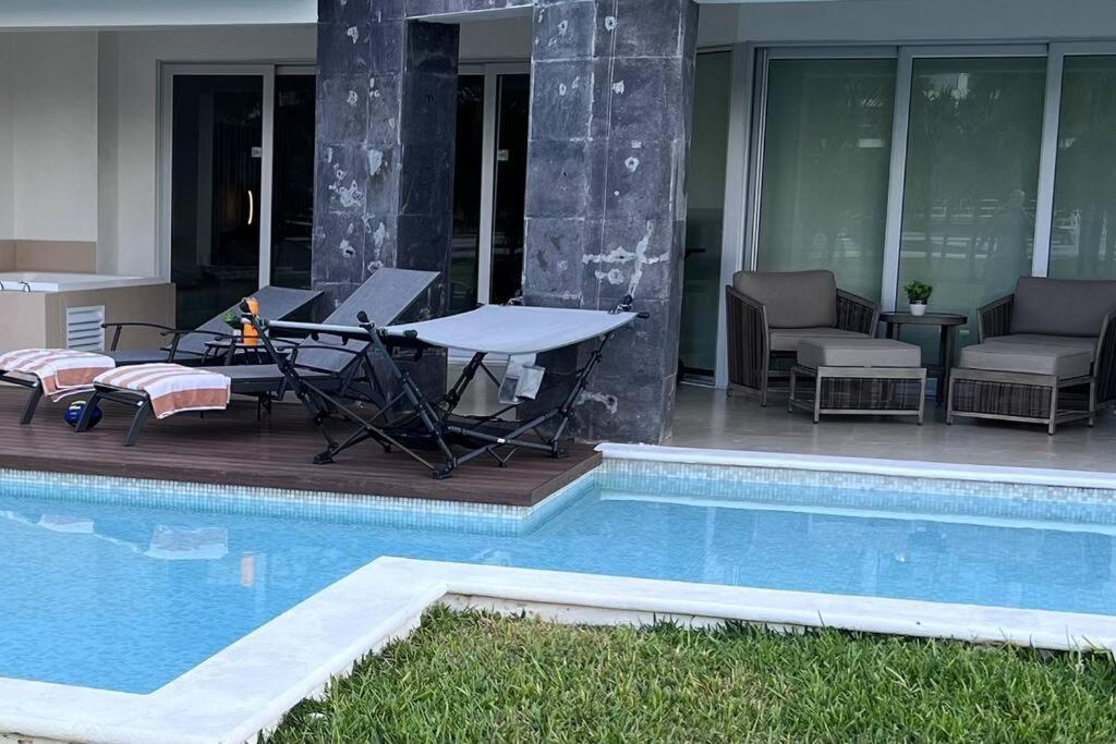 Oceanfront Walkout Pool Mareazul La Casa Bonita Playa del Carmen