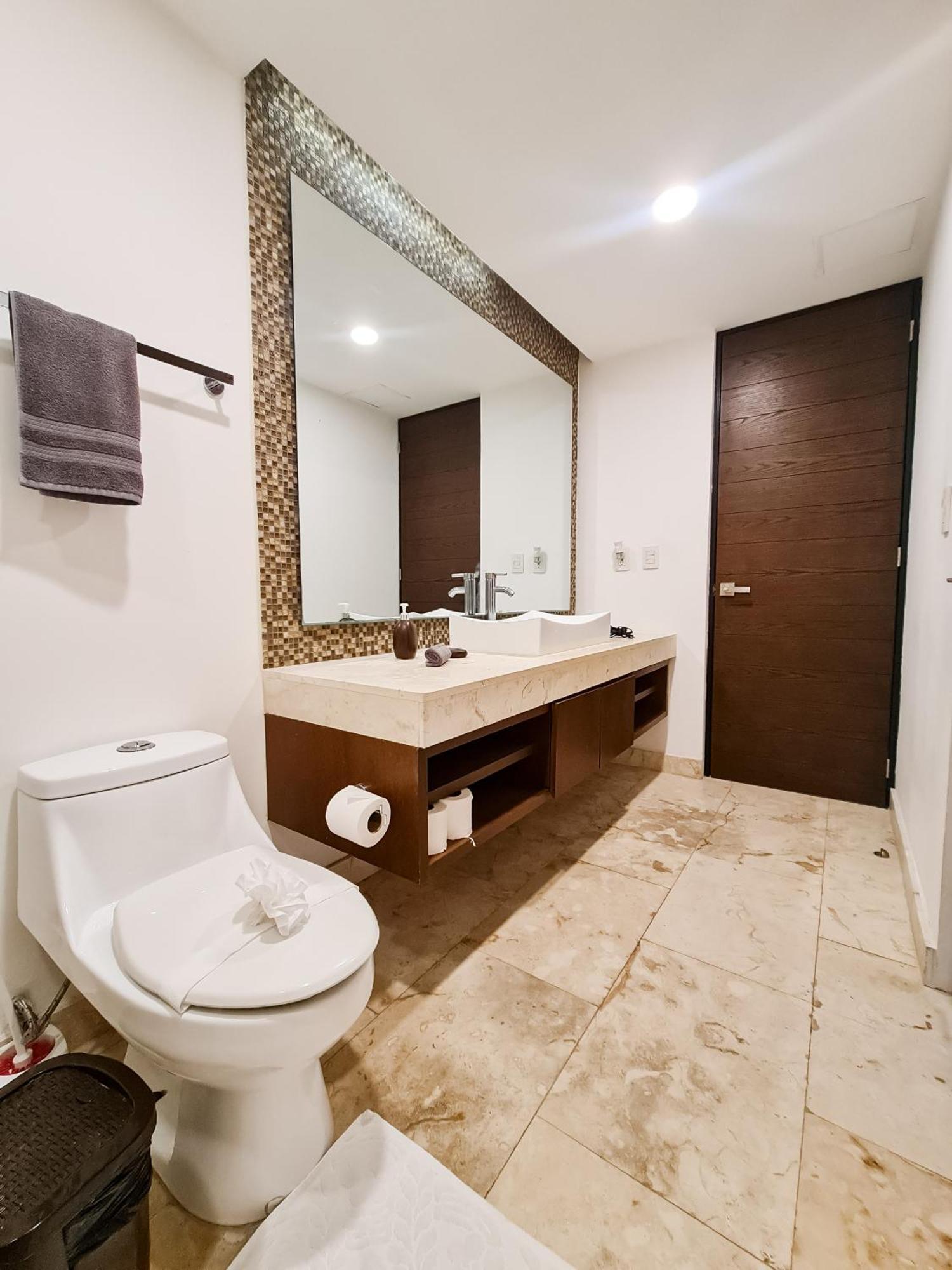 Anah 10 Apartment