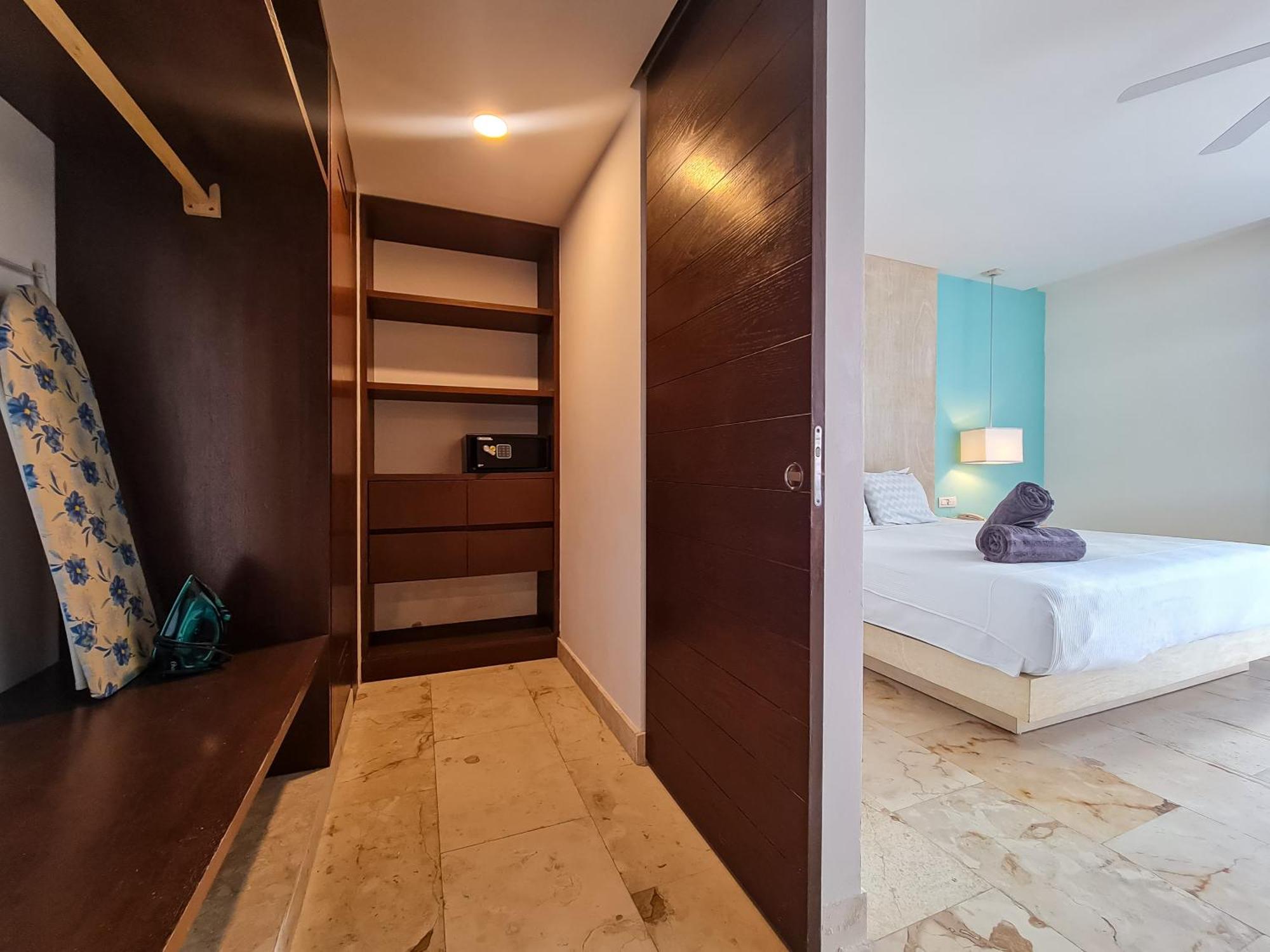 Anah 10 Apartment