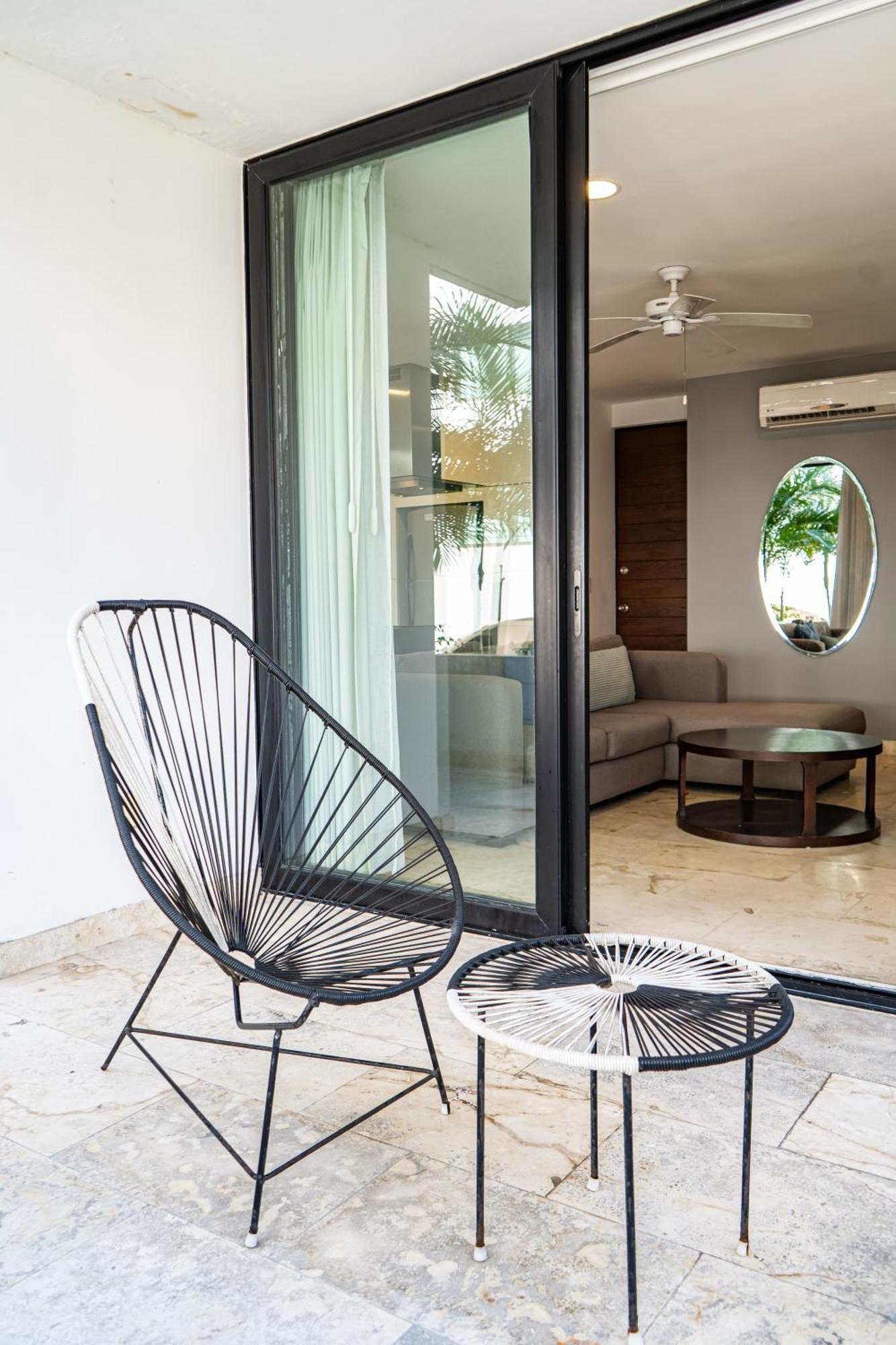 Anah 10 Apartment