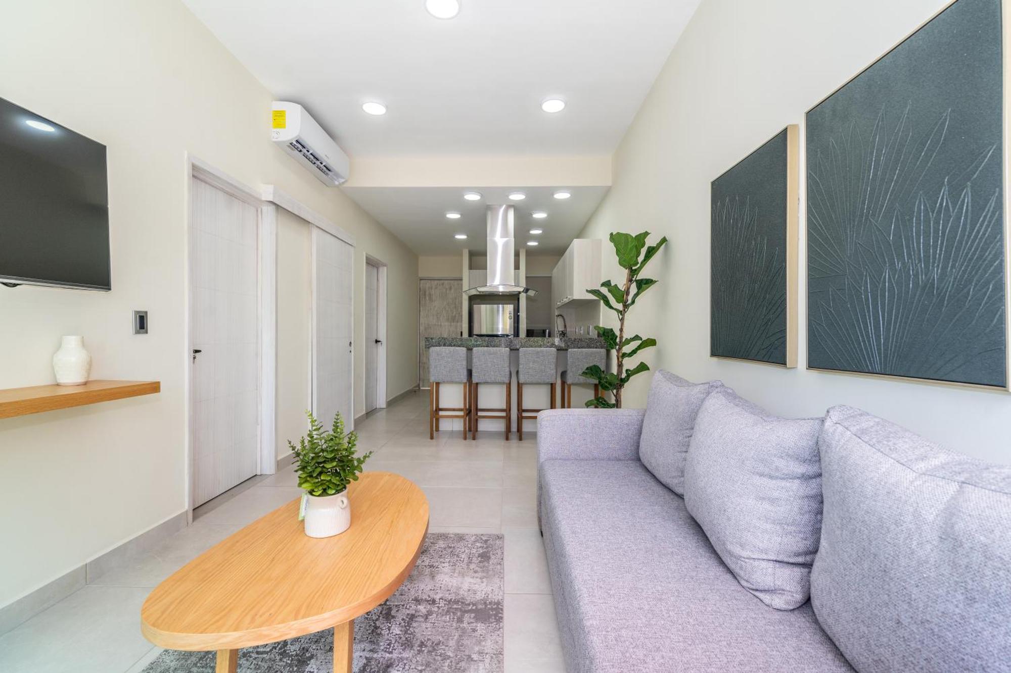 Holiday home 2 Bd With Balcony Gym Rooftop Pool Hot Tub