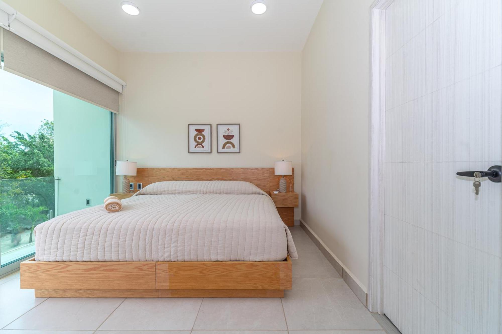 2 Bd With Balcony Gym Rooftop Pool Hot Tub Ferienhaus *