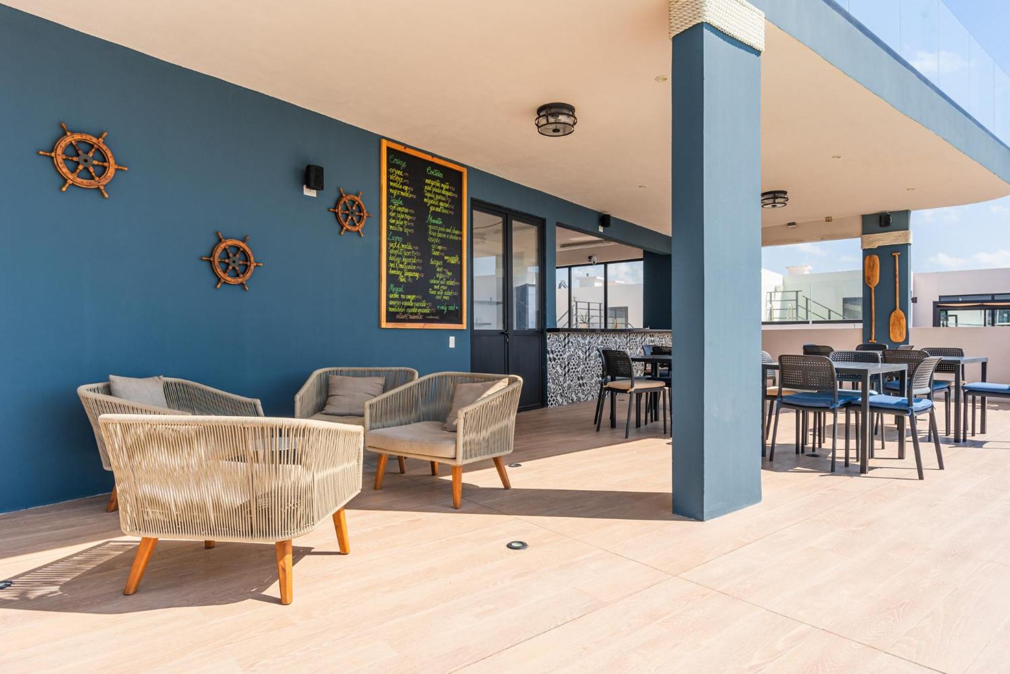 Beautiful With Kitchen Ac Gym Pool Ocean View From The Rooftop *