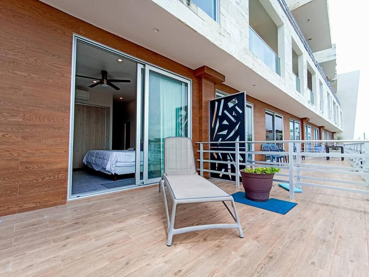 Downtown Stylish 2br With Large Terrace Pool Gym And Bar Appartement