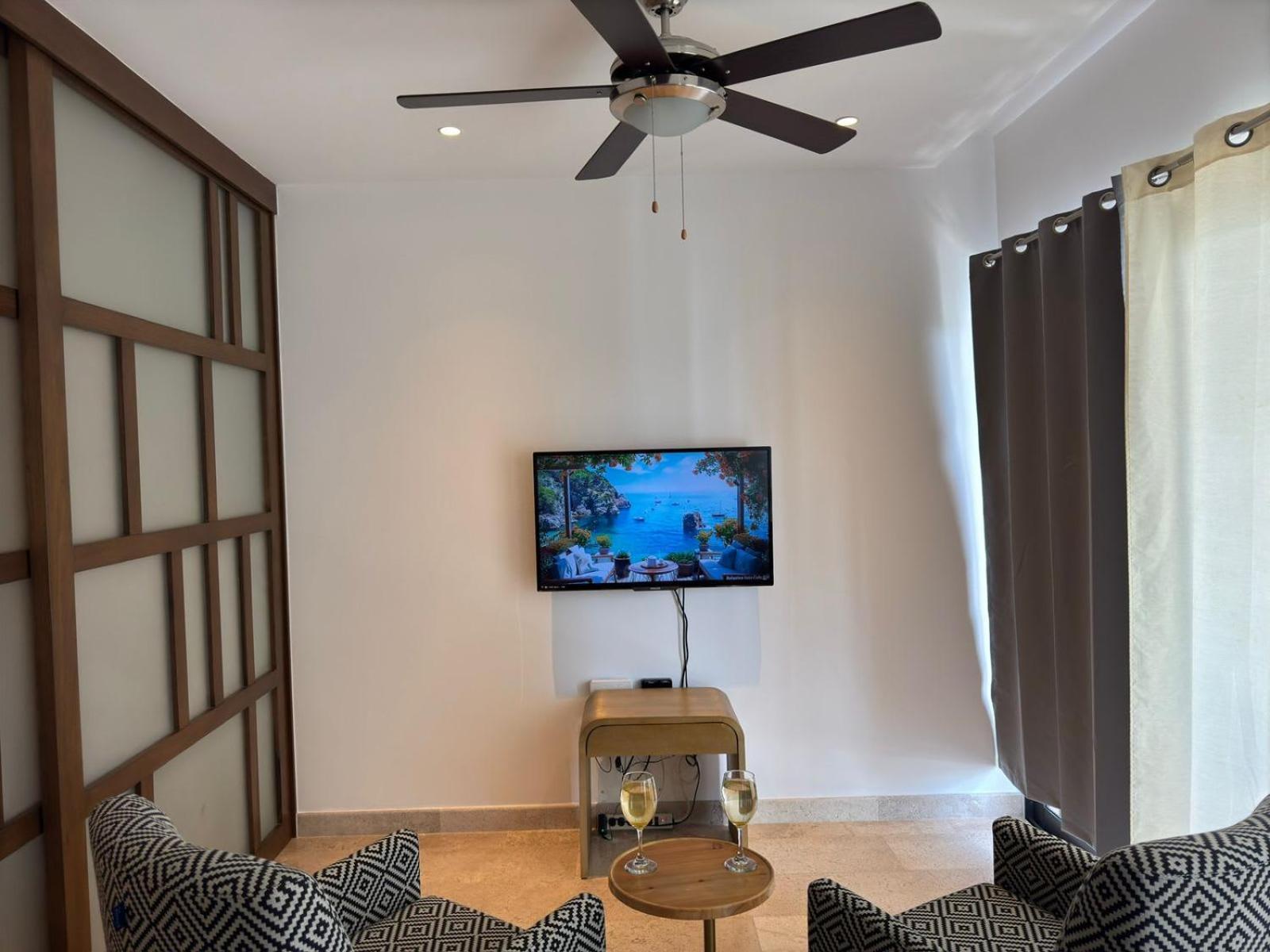 Lovely 1 Bedroom 5g Internet In The Hearth Of Playa By Happy Address Apartment *