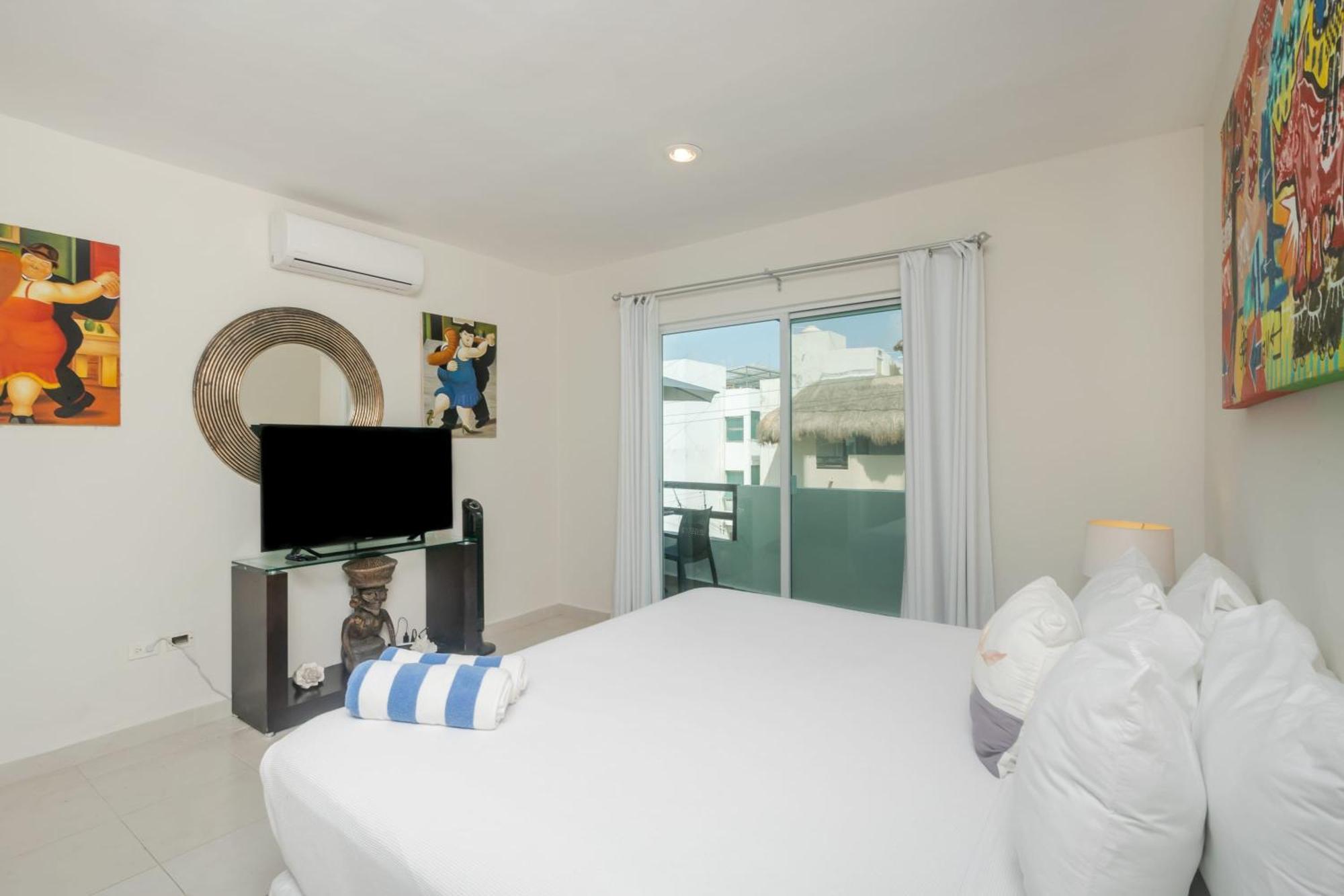 Downtown Penthouse, Pool, Pvt Roof Terrace With Bbq Vakantiehuis *