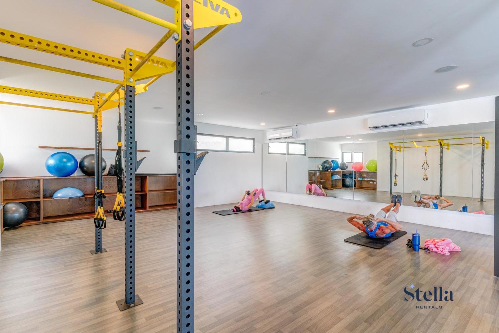 Ipana Condo, Rooftop Pools, Gym, Walk To * Playa del Carmen