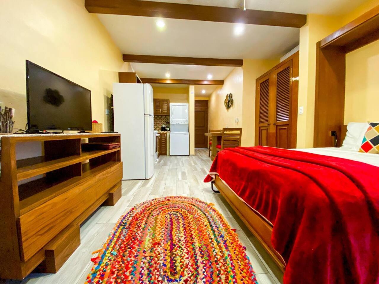 Colorful Hacienda Style 2br With Pool Steps To